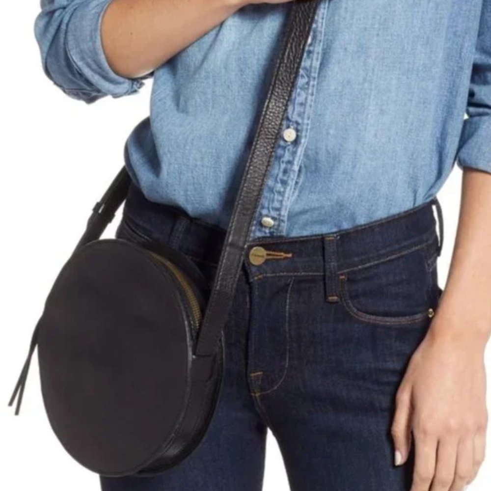 Madewell | Circle Crossbody Leather Purse | Black Leather | One Size